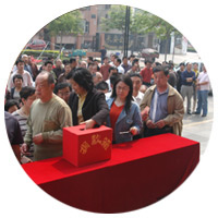 ������־��